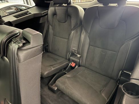 Used 2016 Volvo XC90 T6 R-Design w/ Vision Package image 17