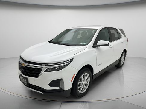 Used 2023 Chevrolet Equinox LT FWD image 3