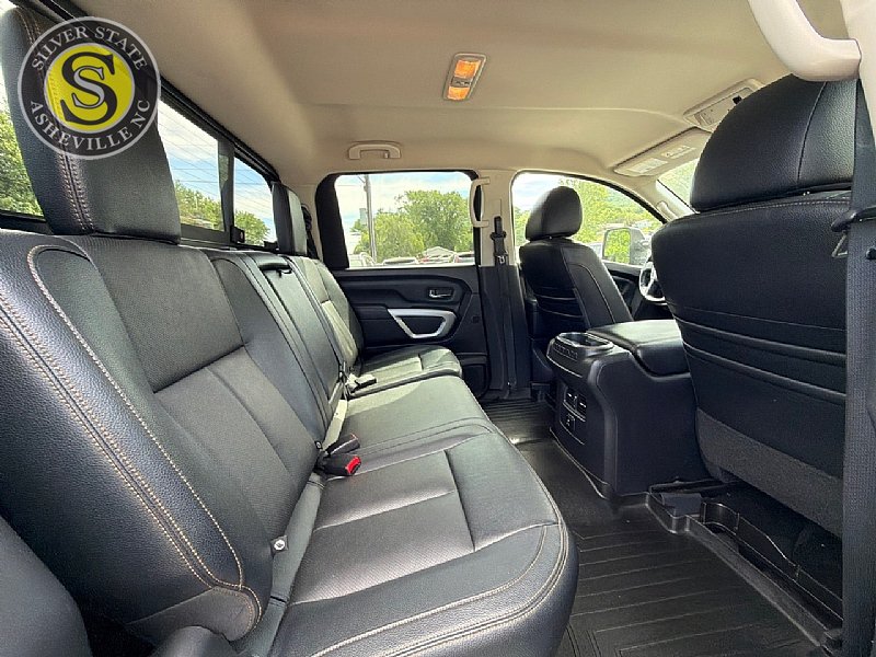 Used 2018 Nissan Titan SL w/ Chrome Package AWD/4WD image 15