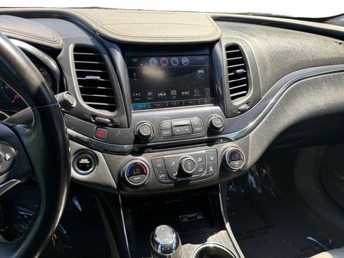 Used 2018 Chevrolet Impala Premier FWD image 12