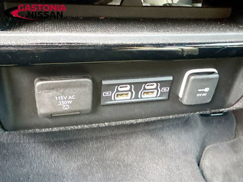 Used 2024 Jeep Wagoneer Series II w/ Flexible Seating Group RWD image 34