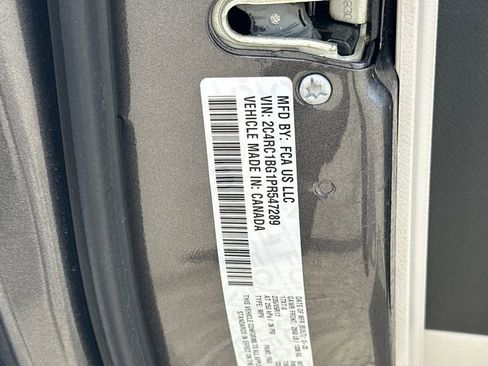 Used 2023 Chrysler Pacifica Touring-L FWD image 30