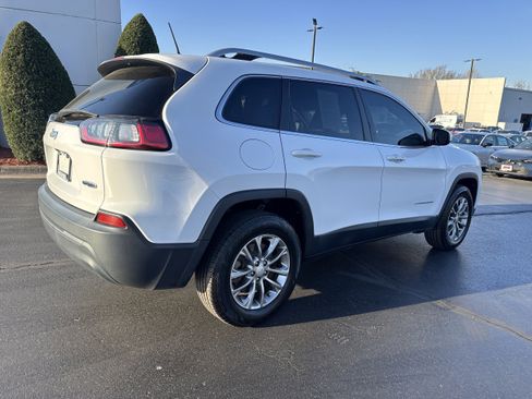 Used 2019 Jeep Cherokee Latitude Plus w/ Comfort/Convenience Group image 4