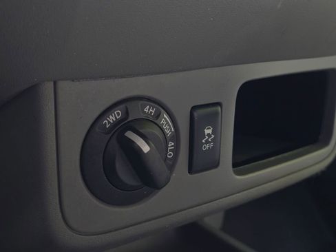 Used 2017 Nissan Frontier SV image 32