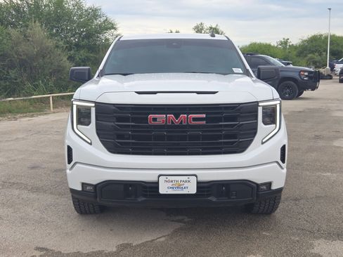 Used 2024 GMC Sierra 1500 Elevation w/ X31 Off-Road Package AWD/4WD image 8