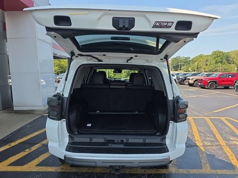 Used 2021 Toyota 4Runner TRD Off-Road Premium w/ Moonroof Package AWD/4WD image 6