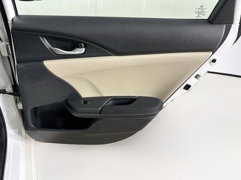 Used 2018 Honda Civic EX image 29