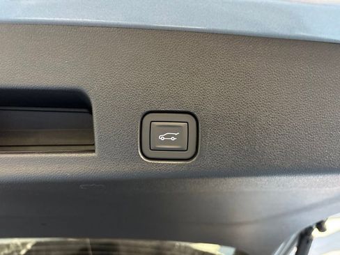 New 2026 Chevrolet Traverse LT FWD image 9