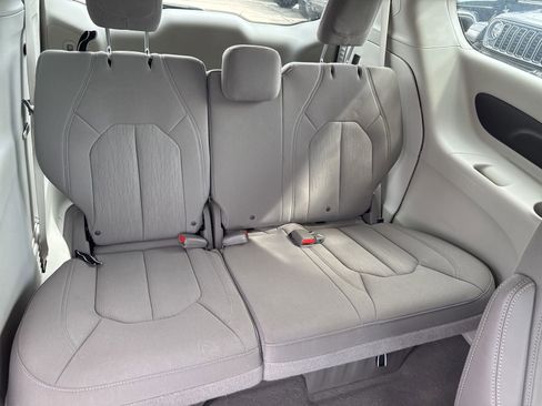Certified 2020 Chrysler Pacifica Touring w/ Advanced Safetytec Group FWD image 37