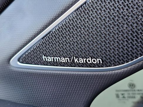 Used 2022 Volkswagen GTI SE image 19