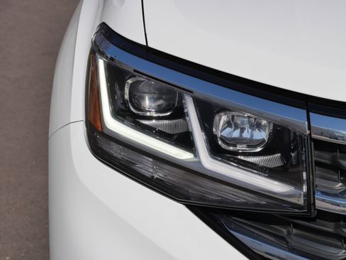 Used 2022 Volkswagen Atlas SE image 16