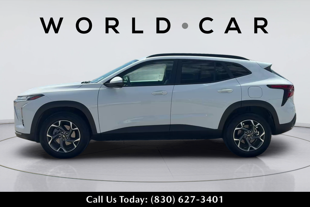Used 2024 Chevrolet Trax LT w/ Driver Confidence Package FWD image 11