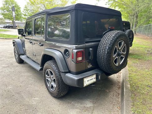 Used 2019 Jeep Wrangler Unlimited Sport S image 5
