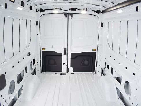 New 2026 Ford Transit 250 148 Medium Roof image 7