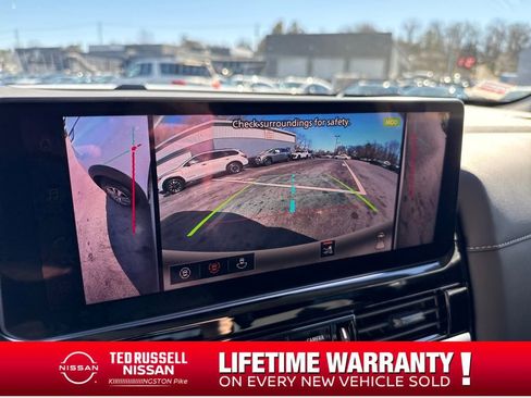 New 2026 Nissan Pathfinder SL image 31