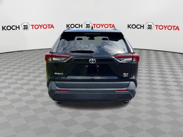 Used 2023 Toyota RAV4 XLE AWD/4WD image 7