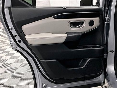 Used 2023 Honda Pilot EX-L image 19