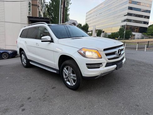 Used 2014 Mercedes-Benz GL 350 BlueTEC 4MATIC image 4
