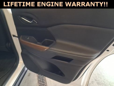 Used 2023 GMC Acadia SLE w/ Driver Convenience Package image 26