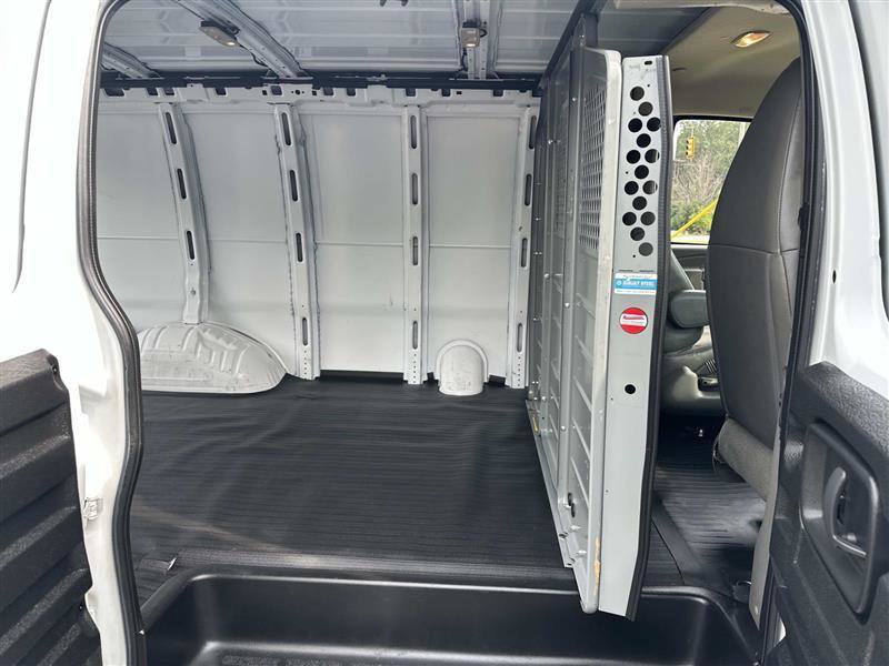 Used 2023 Chevrolet Express 3500 w/ Driver Convenience Package RWD image 12