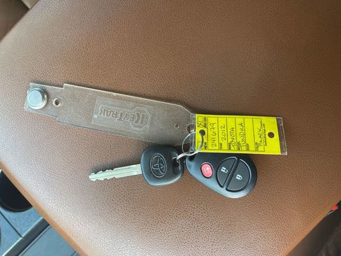 Used 2012 Toyota Tundra Limited w/ TRD Off-Road Pkg image 27