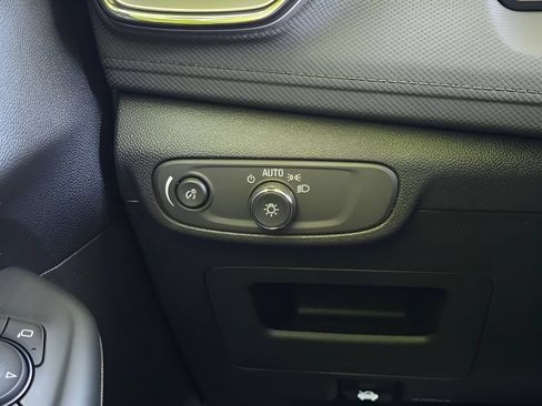New 2026 Chevrolet TrailBlazer LT w/ LT Cold Weather Package FWD image 19