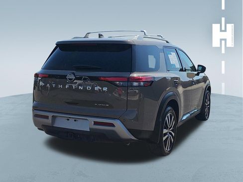 Used 2024 Nissan Pathfinder Platinum w/ Cargo Package image 3