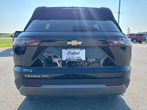 Used 2025 Chevrolet Equinox LT w/ Convenience Package II AWD/4WD image 5