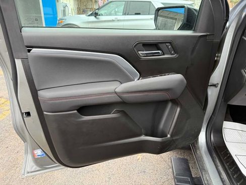 Used 2026 Chevrolet Colorado Z71 AWD/4WD image 13