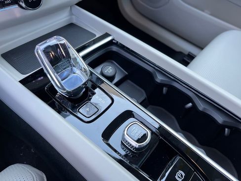 New 2026 Volvo XC60 B5 Ultra w/ Protection Package Premier image 18