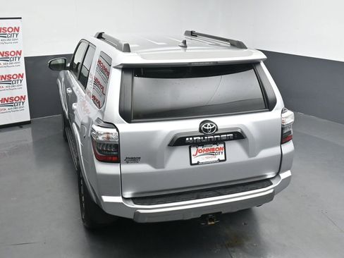 Used 2024 Toyota 4Runner TRD Off-Road Premium AWD/4WD image 29