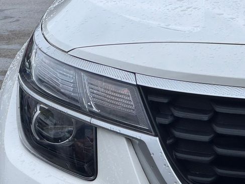 Used 2023 Kia Seltos LX image 4