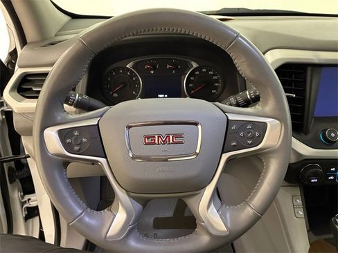 Used 2018 GMC Acadia SLE image 22