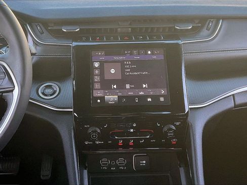 Certified 2023 Jeep Grand Cherokee Altitude image 13