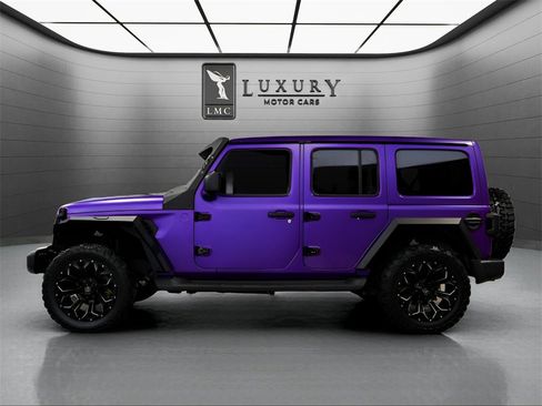 Used 2019 Jeep Wrangler Unlimited Sahara image 6