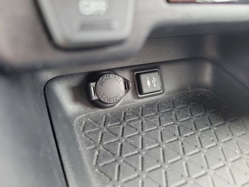 Used 2019 Toyota RAV4 XLE Premium image 37