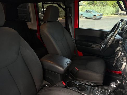 Used 2018 Jeep Wrangler Unlimited Sport S AWD/4WD image 44