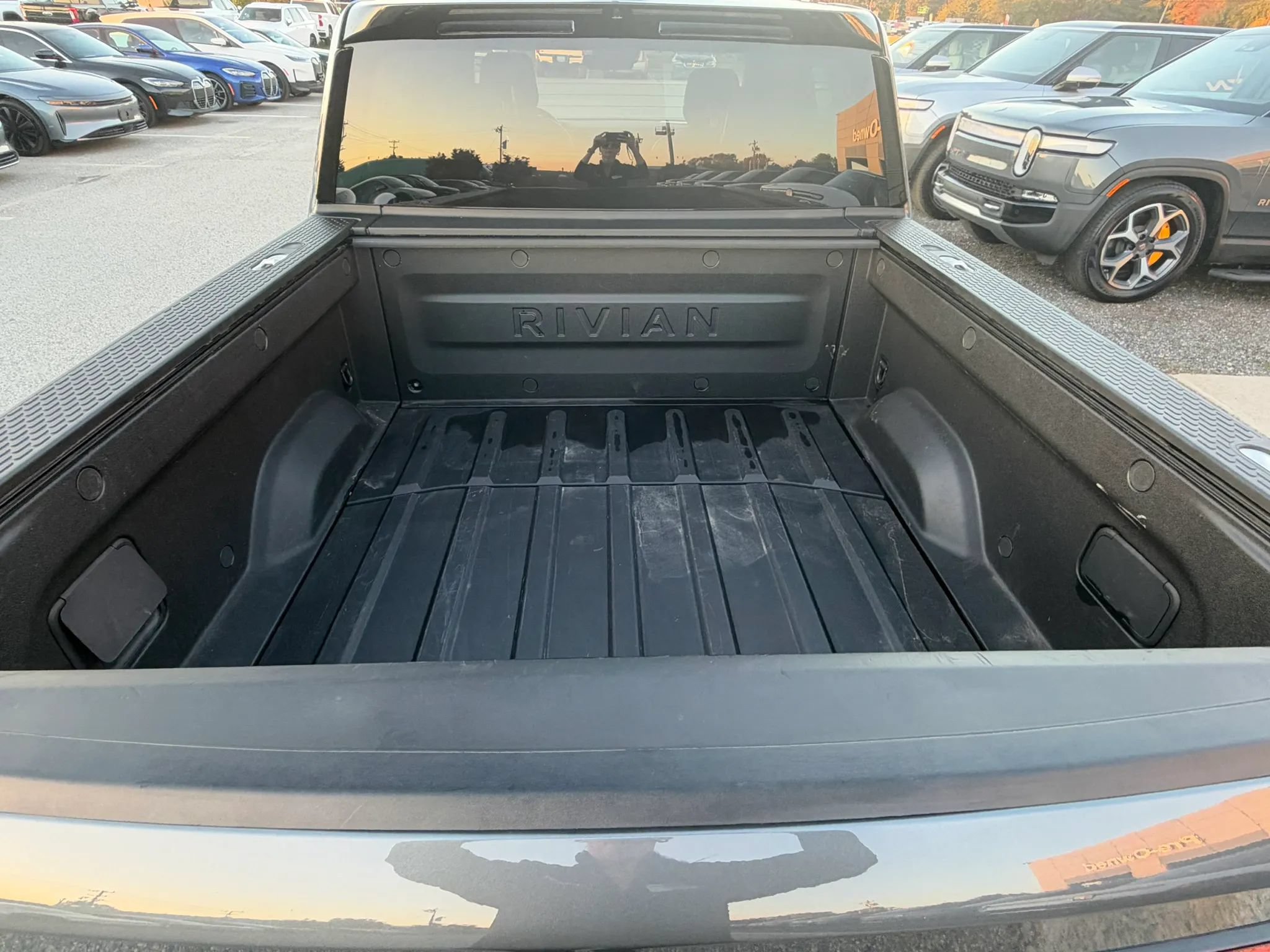 Used 2024 Rivian R1T Adventure Dual AWD/4WD image 37