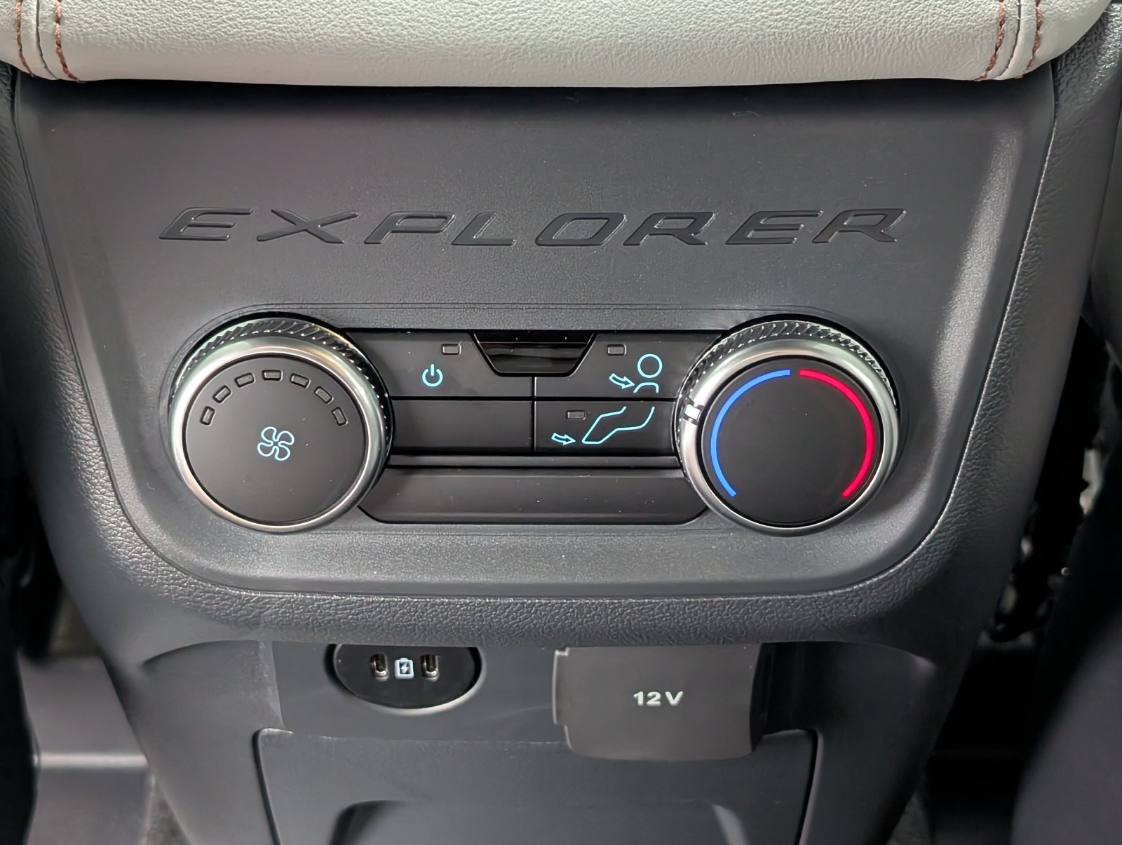 New 2027 Ford Explorer Active w/ Active Comfort Package RWD image 30