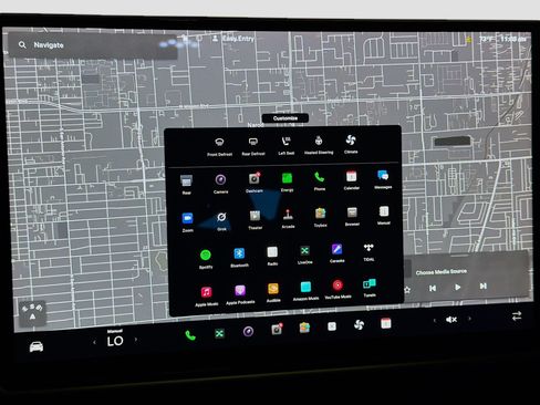 Used 2023 Tesla Model X AWD/4WD image 9