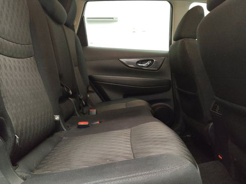 Used 2020 Nissan Rogue SV FWD image 19
