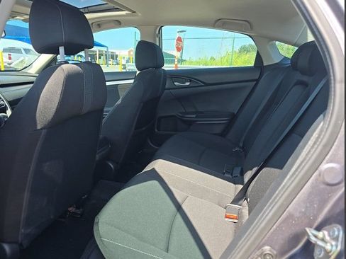 Used 2018 Honda Civic EX image 9