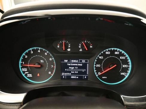 Used 2023 Chevrolet Traverse LT FWD image 14