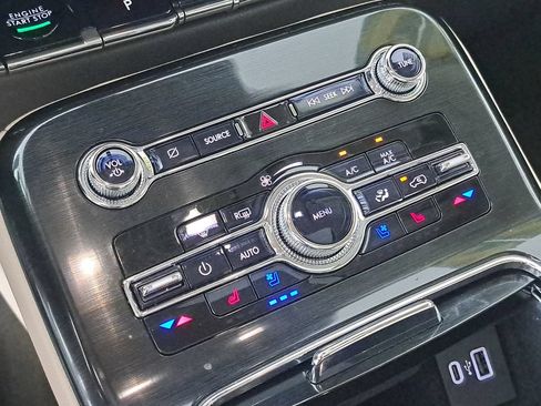 Certified 2022 Lincoln Nautilus Reserve AWD/4WD image 29