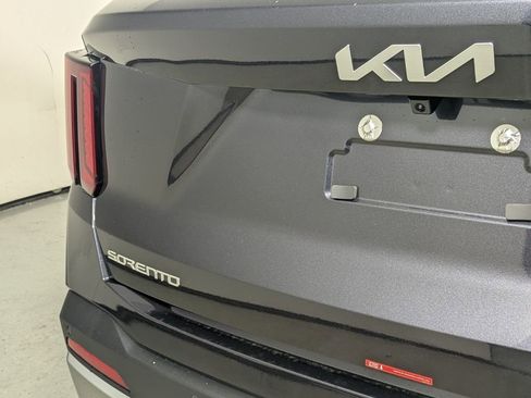 New 2026 Kia Sorento S FWD image 8