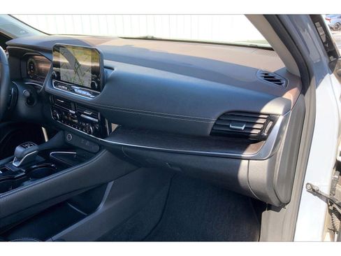 Used 2023 Nissan Rogue Platinum w/ Platinum Premium Package AWD/4WD image 15