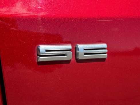 Used 2022 Ford Escape SE w/ SE Sport Appearance Package image 24