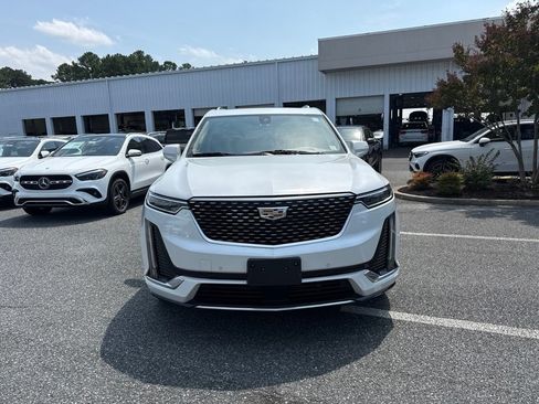 Used 2023 Cadillac XT6 Premium Luxury w/ Platinum Package AWD/4WD image 2
