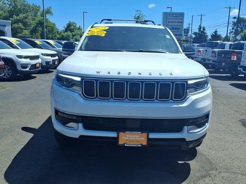 Certified 2023 Jeep Wagoneer 4WD w/ Premium Group I image 2