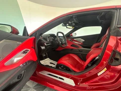 Used 2021 Chevrolet Corvette Stingray Preferred Cpe w/ Engine Appearance Package RWD image 2